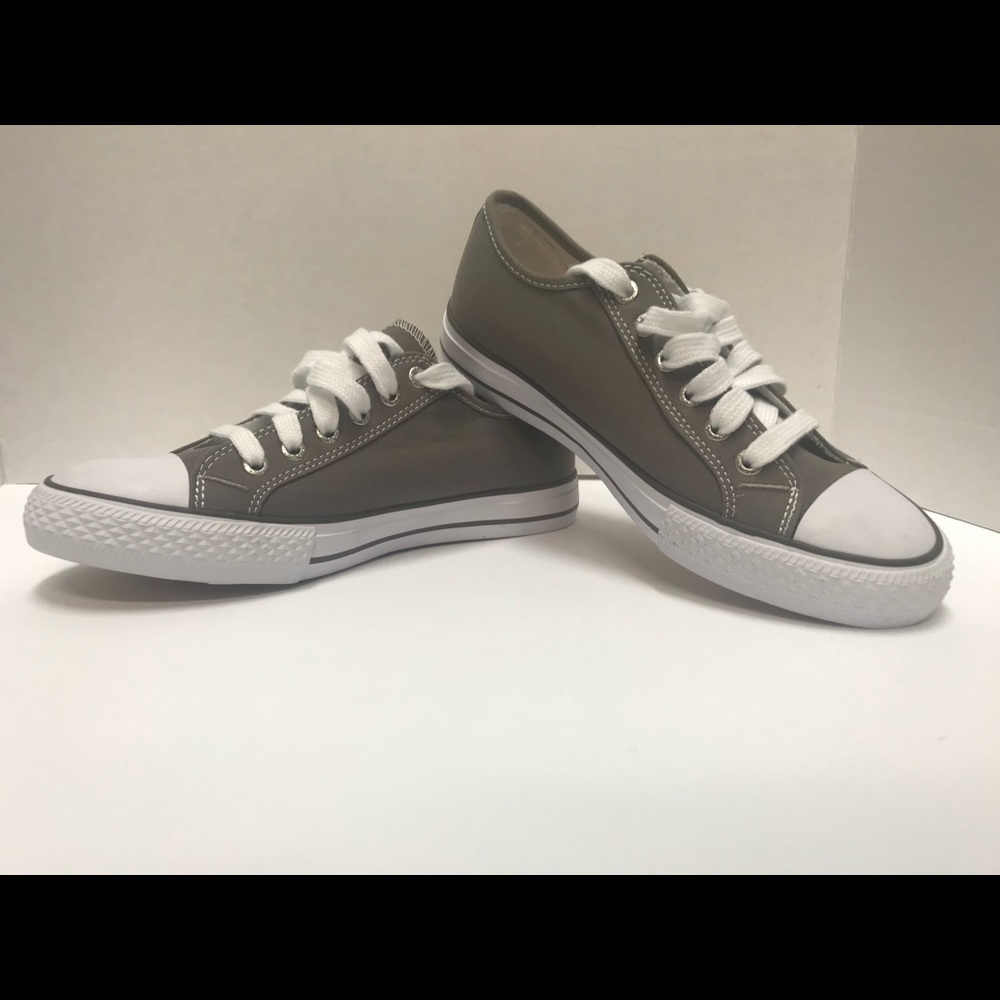 Levi’s Women’s Shoes